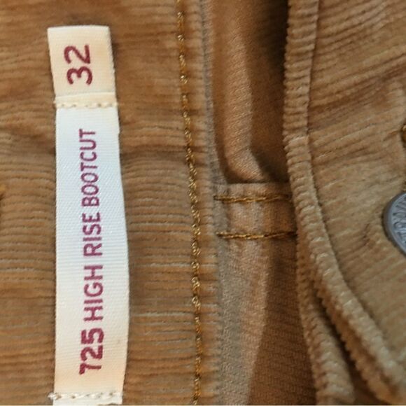 LEVIS 725 HIGH RISE GOLDEN VELVET STRETCH FLARE - Picture 7 of 7
